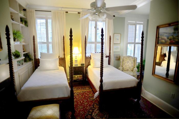 Savannah Bed & Breakfast Inn Exterior photo